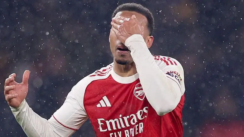 Pressure mounts as Arsenal blow 2-goal...