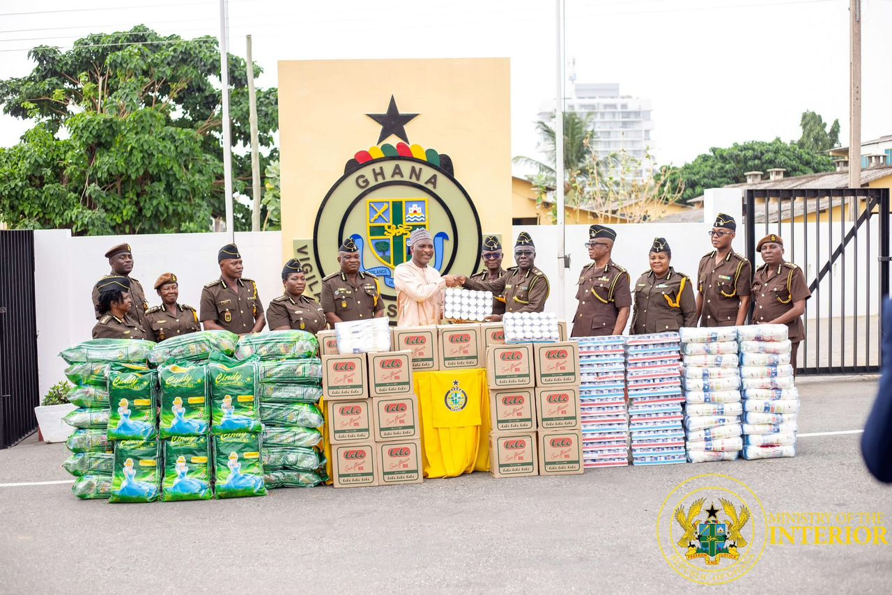 Interior Minister supports prison inmates with Ramadan food donation