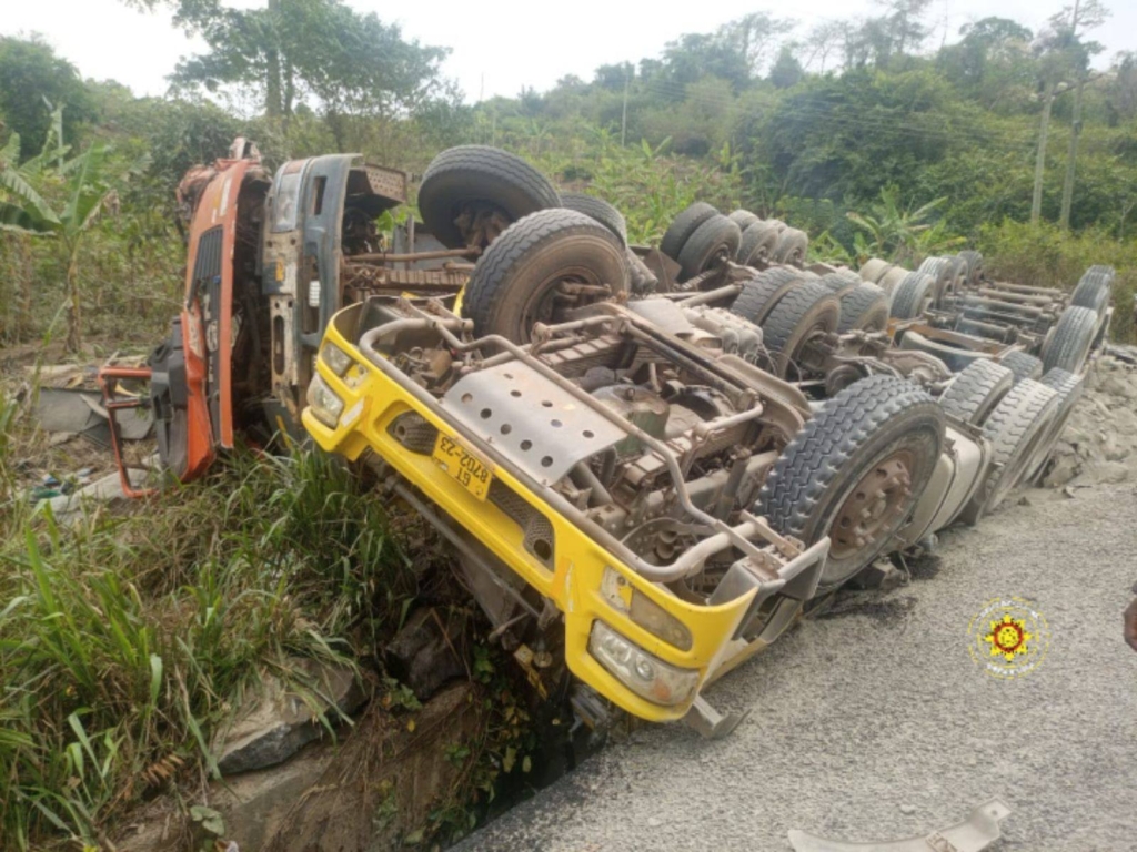 Three dead as truck overturns near Asenema ...