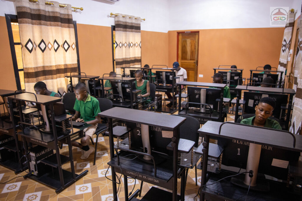 CEANA commissions library, ICT laboratory for Anloga Community CEANA commissions library, ICT laboratory for Anloga Community