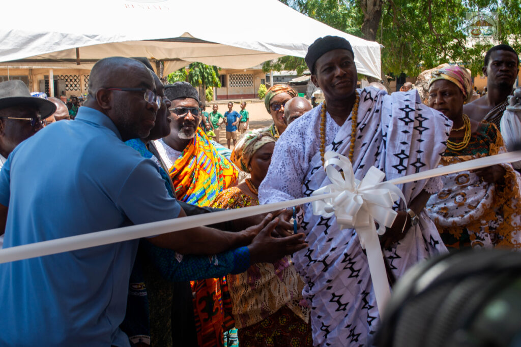 CEANA commissions library, ICT laboratory for Anloga Community CEANA commissions library, ICT laboratory for Anloga Community