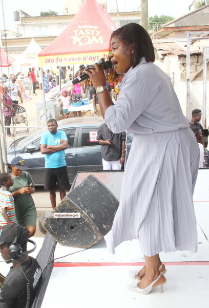 Joyce Blessing blesses Adom TV Fufu Party patrons with thrilling performance Joyce Blessing blesses Adom TV Fufu Party patrons with thrilling performance