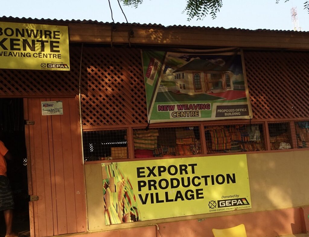 Richmond University, Amma Prempeh partner for Bonwire Kente event Richmond University, Amma Prempeh partner for Bonwire Kente event