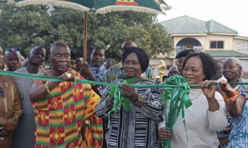 Veep commissions Adom Kwafo centre in Krachi West, applauds MP’s legacy initiative