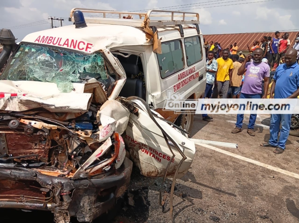 16 dead in accident involving ambulance and Ford Transit at Potrikrom in Ashanti region – MyJoyOnline