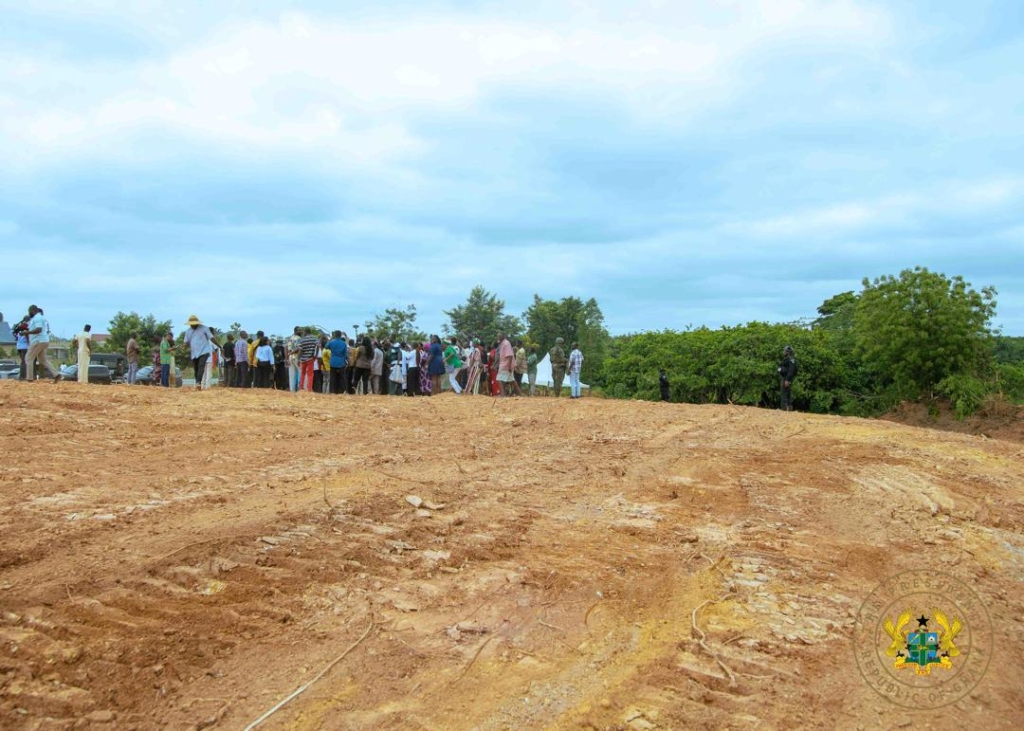 Mahama cuts sod for new Sunyani Airport project at Nsoatre