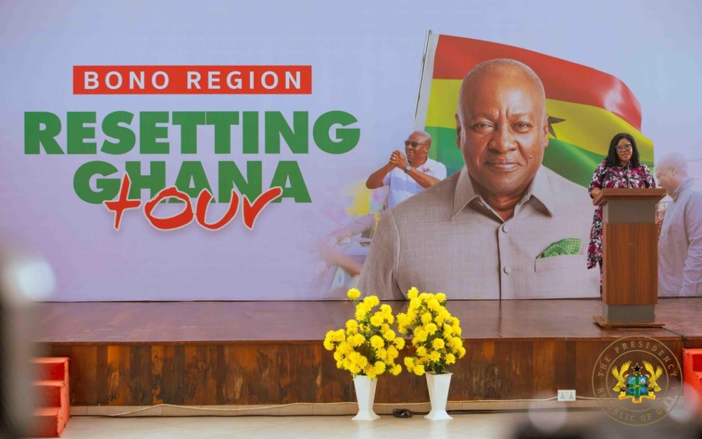 Mahama engages Bono residents, outlines key projects under Resetting Ghana tour