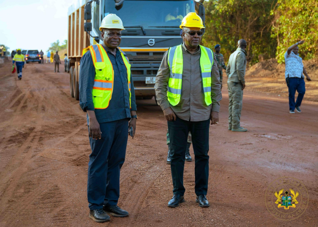 Mahama inspects Jinijini–Sampa road as part of “Resetting Ghana Tour”