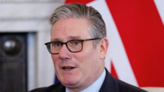 Starmer to meet Streeting as leadership crisis divides Labour