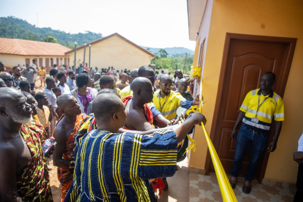 Akoti Chief lauds Chirano Sefwiman Foundation, Asante Gold for new teachers’ quarters
