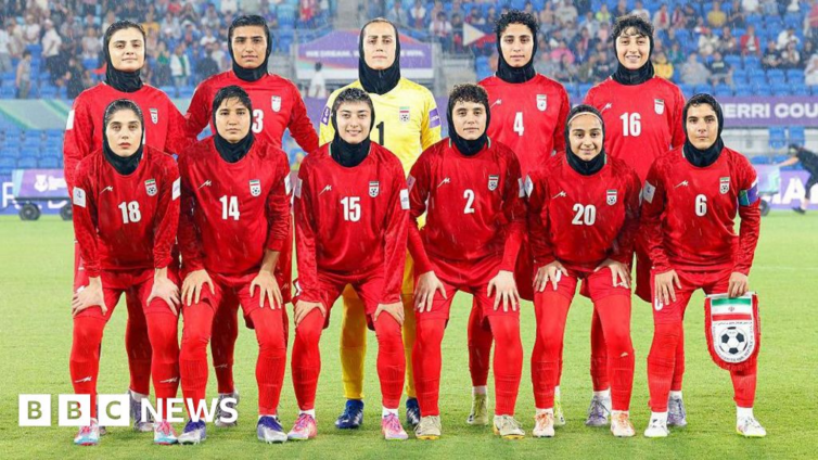 Five Iranian footballers granted Australian visas after anthem protest