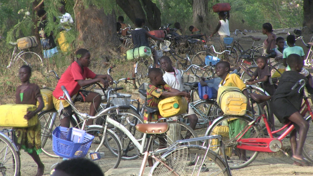 Dry boreholes, dry wells: changing weather patterns deepens Atebubu’s water crisis — but new solutions offer hope