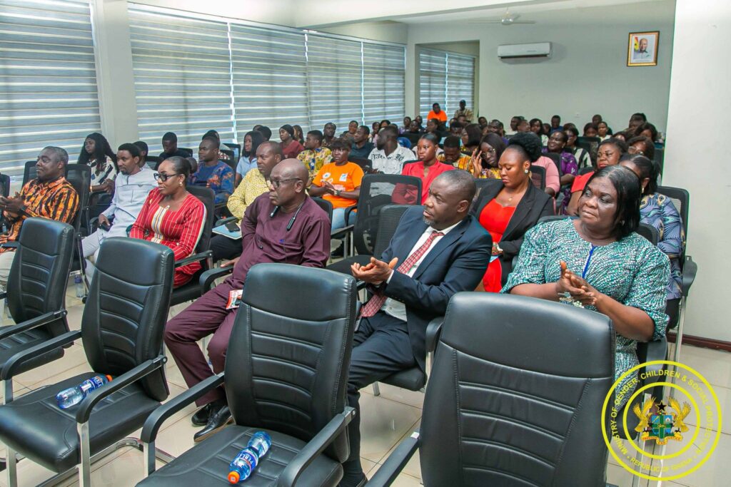 Gender Ministry holds staff durbar, welcomes new Chief Director