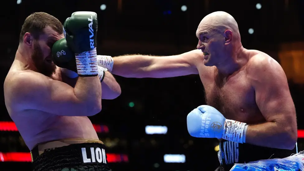 Tyson Fury defeats Makhmudov, calls out Joshua next
