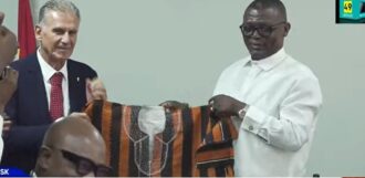 Queiroz welcomed as Ghana coach as Sports Ministry presents ‘fugu’ gift