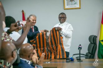 Queiroz welcomed as Ghana coach as Sports Ministry presents ‘fugu’ gift