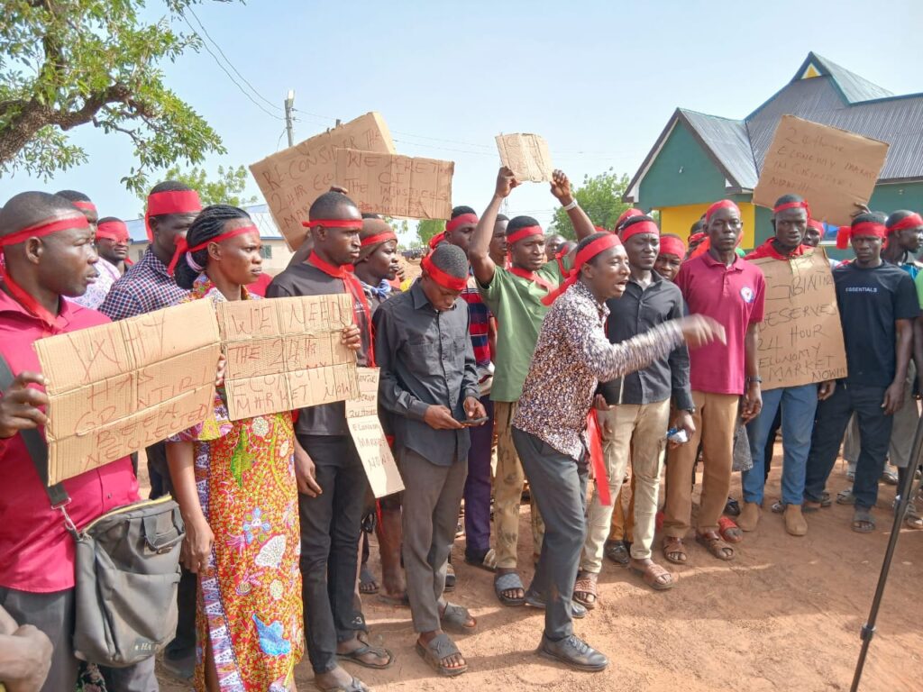 Gbintiri residents protest alleged...