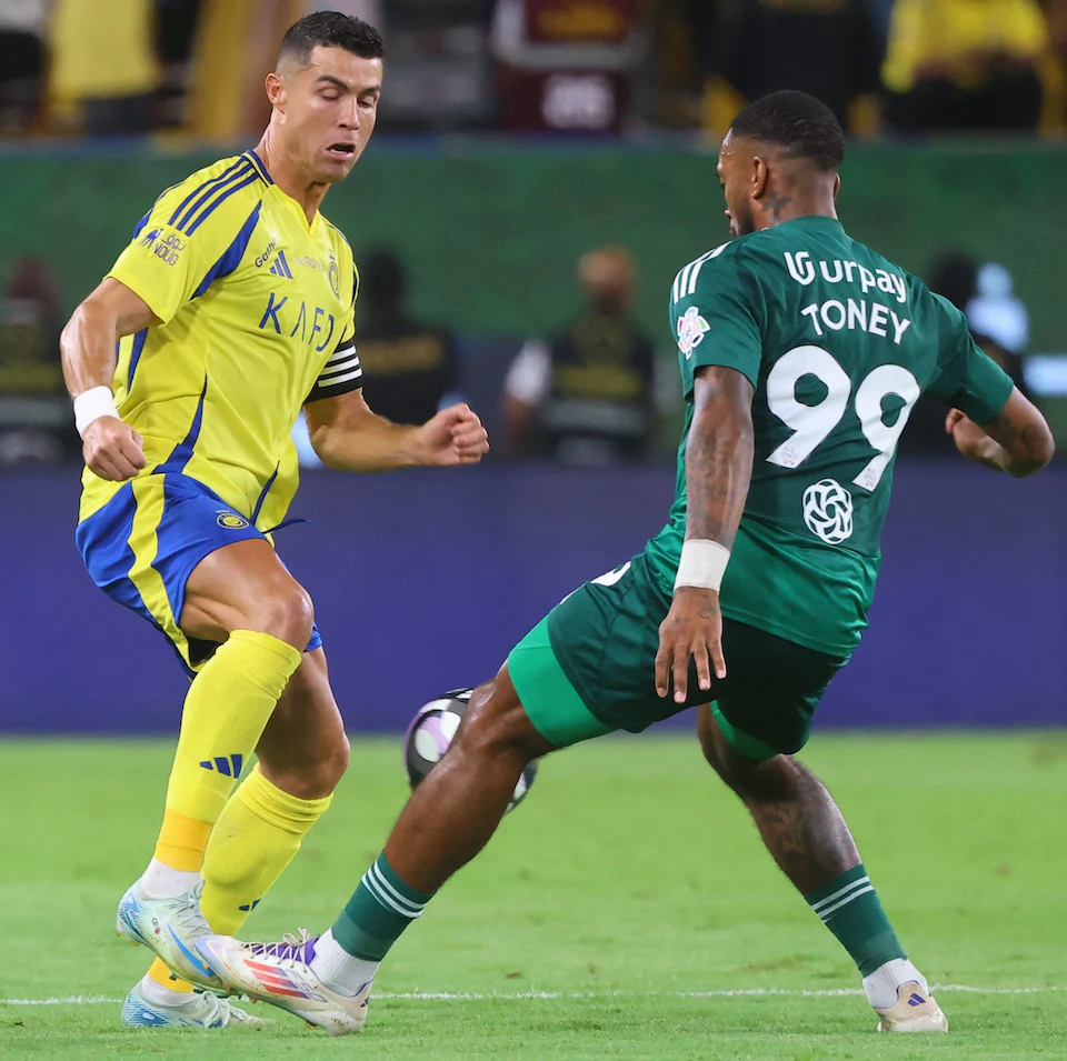 Ivan Toney questions refereeing in Saudi...