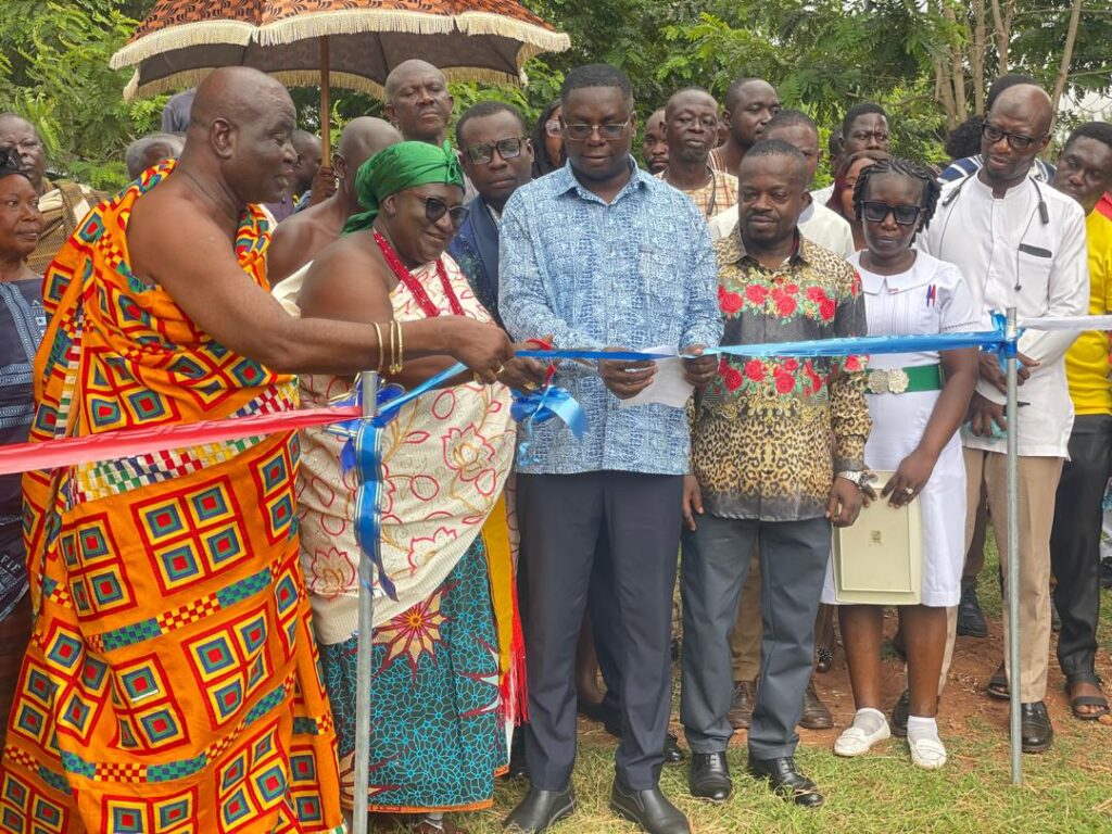 Gideon Boako cuts sod for new maternity block at Duayaw Nkwanta Health Centre