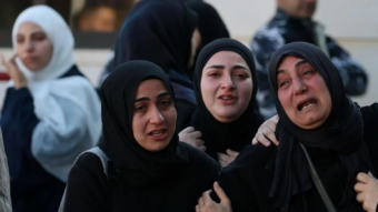 Israel steps up strikes on Lebanon and Hezbollah attacks continue as talks loom