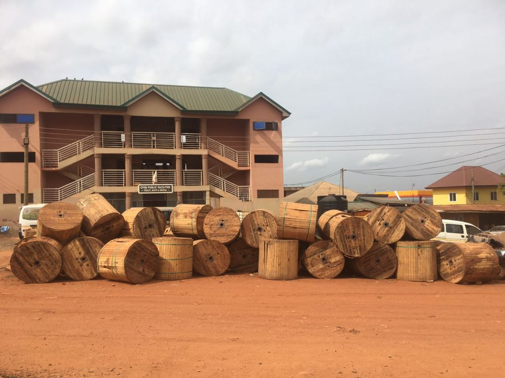 Police grab two suspects in possession of 40 bundles of suspected stolen ECG cables