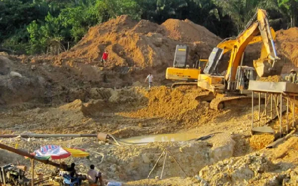 Nyinahini Bauxite Deal: Community pushes...