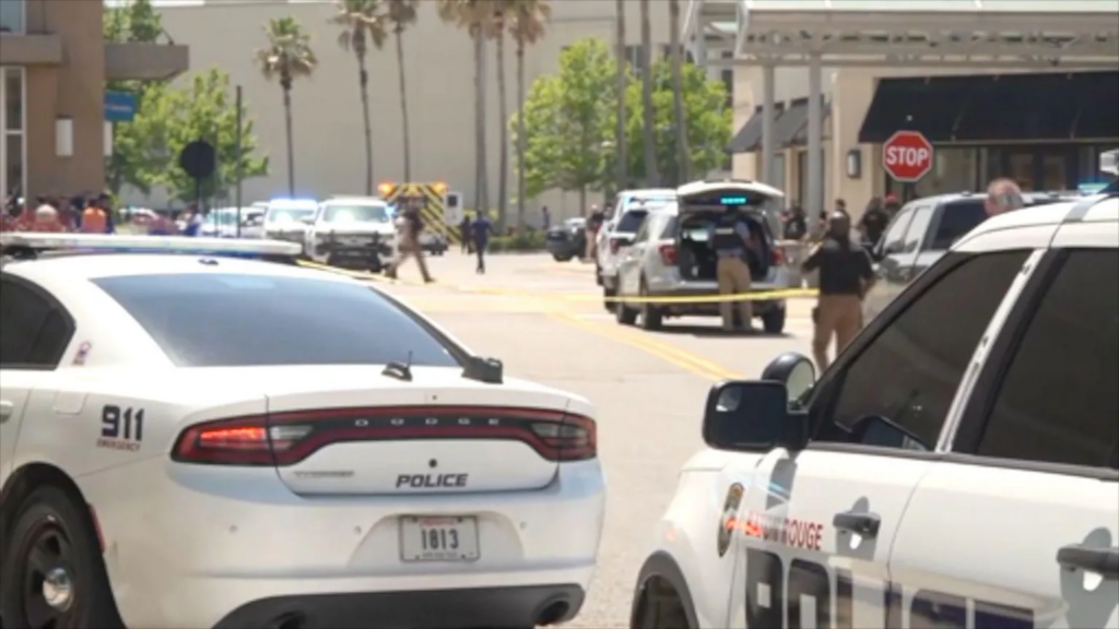 One person killed and 5 hurt in Louisiana shopping centre shooting