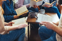 Why people are paying $1,000 to read in silence with strangers