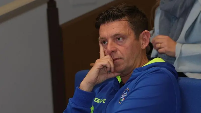 Italian referee chief suspends himself...