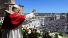 Pope Leo calls for global leaders to choose peace in his first Easter Mass