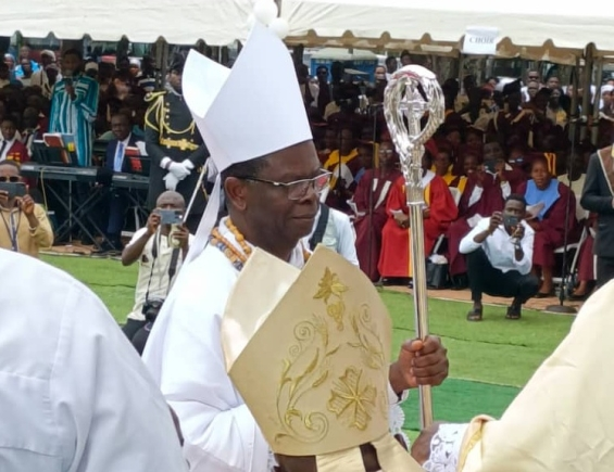 Bishop Simon Kofi Appiah installed as new...
