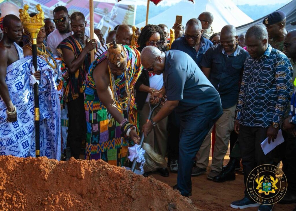 Mahama cuts sod for 24-hour model market at Asesewa to revive local trade hub