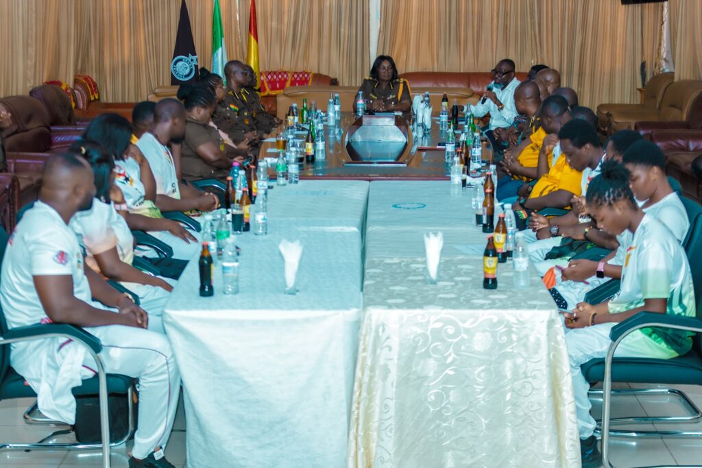 Armwrestling – Prisons Boss Hosts Officers for Lunch