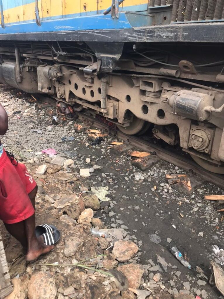 Residents scramble for meat after train kills two cows at Avenor in Accra