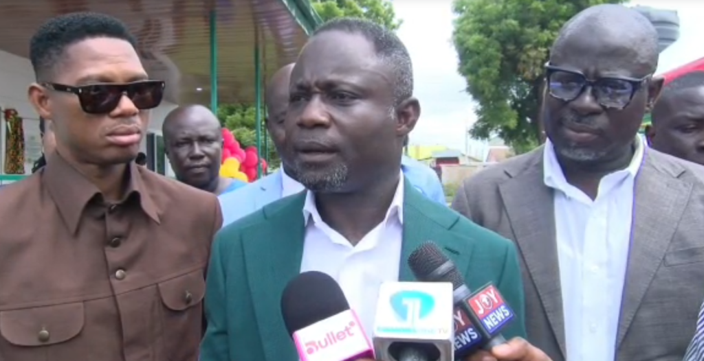 Health Minister says recruitment portal is not a scam, but high traffic causes problems