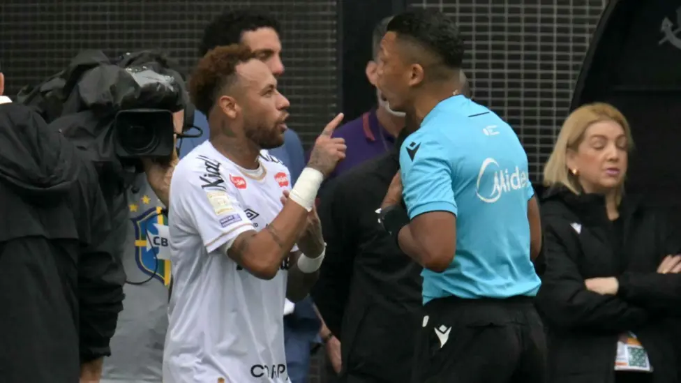 Neymar furious as he is wrongly...