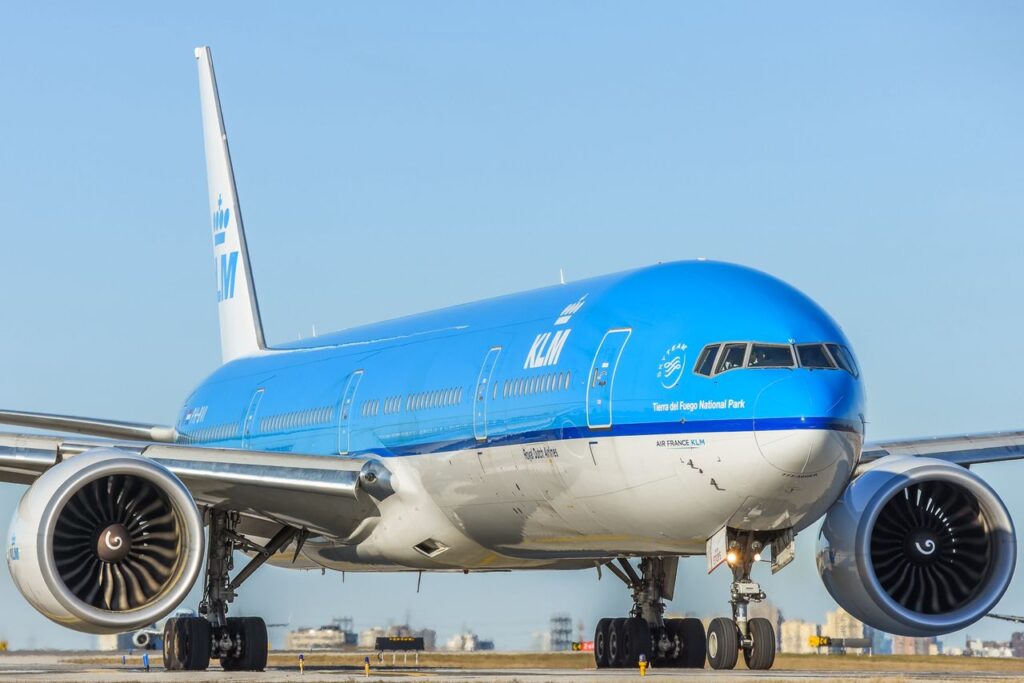 KLM Flight returns to Accra after reported ...