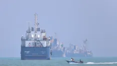 Iran recloses Strait of Hormuz, citing Israeli strikes on Lebanon