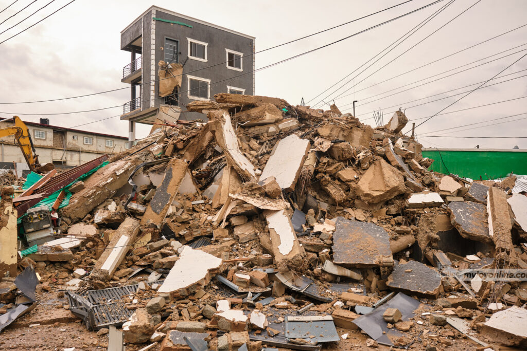 Photos: Rescue operations continue at Avenor collapse site a