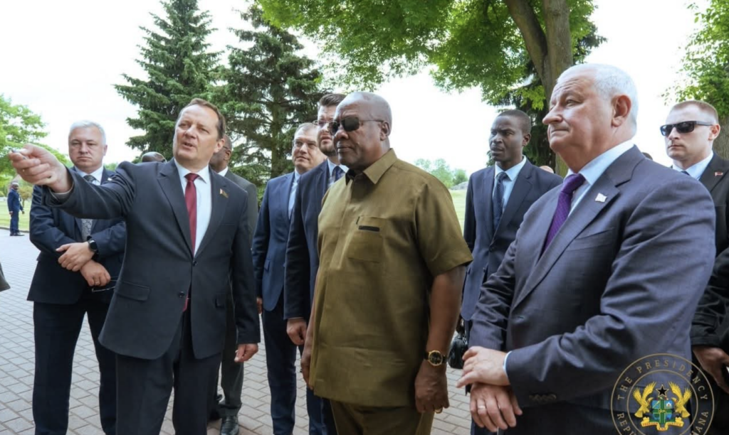 Belarus: Brest Governor hosts Mahama after tour of Hero Fort