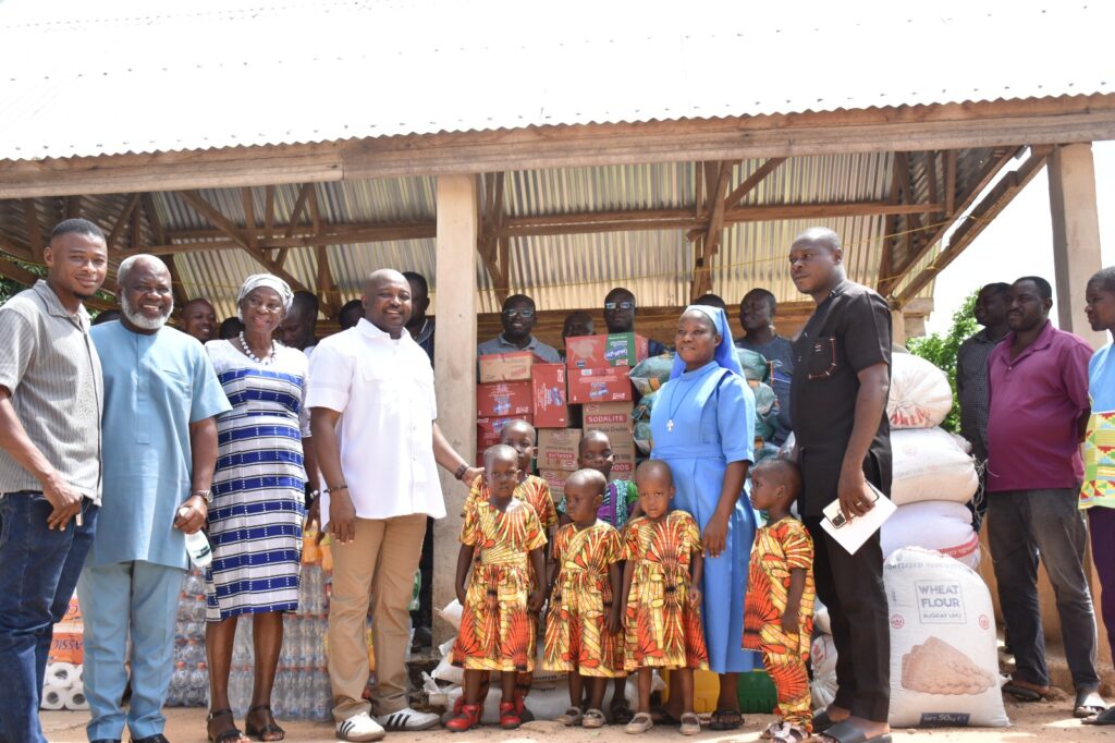 Regional minister marks birthday with donation to Jirapa St.