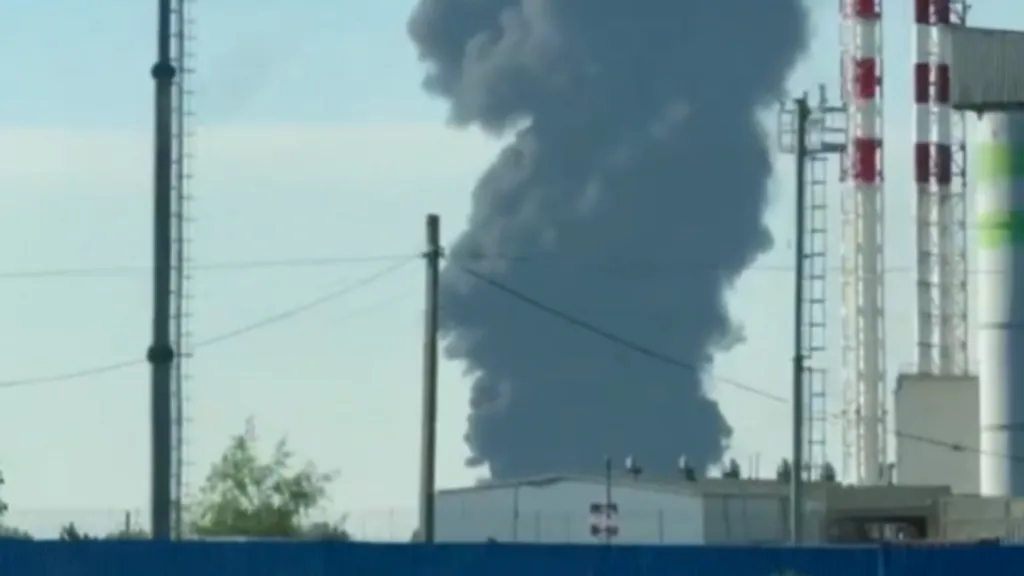 Ukrainian drones target St Petersburg in...