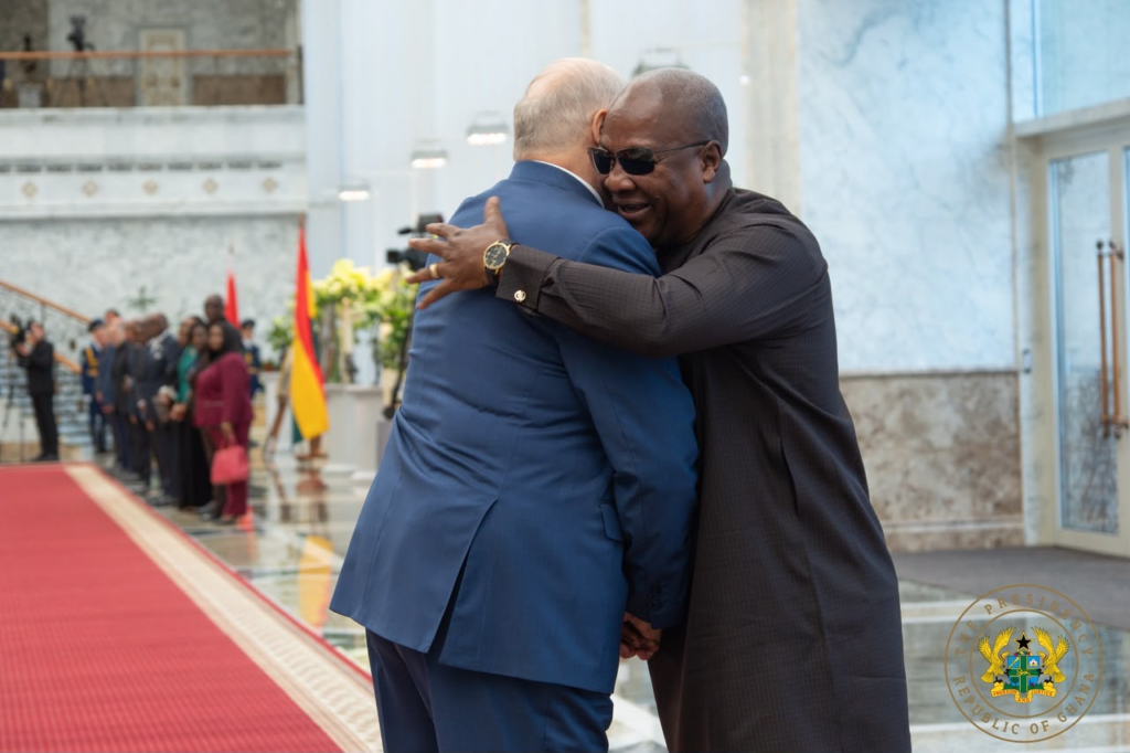 Photos: President Mahama welcomed by President Lukashenko in
