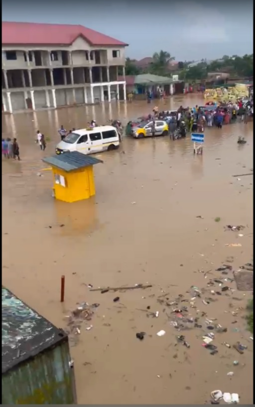 Two feared swept away after River Agyei overflows Kasoa–Dome