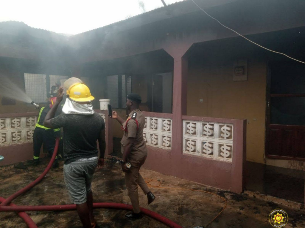 Fire destroys 20-room compound house in...