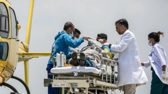 Miracle on Everest: Guide believed dead spotted crawling down ice