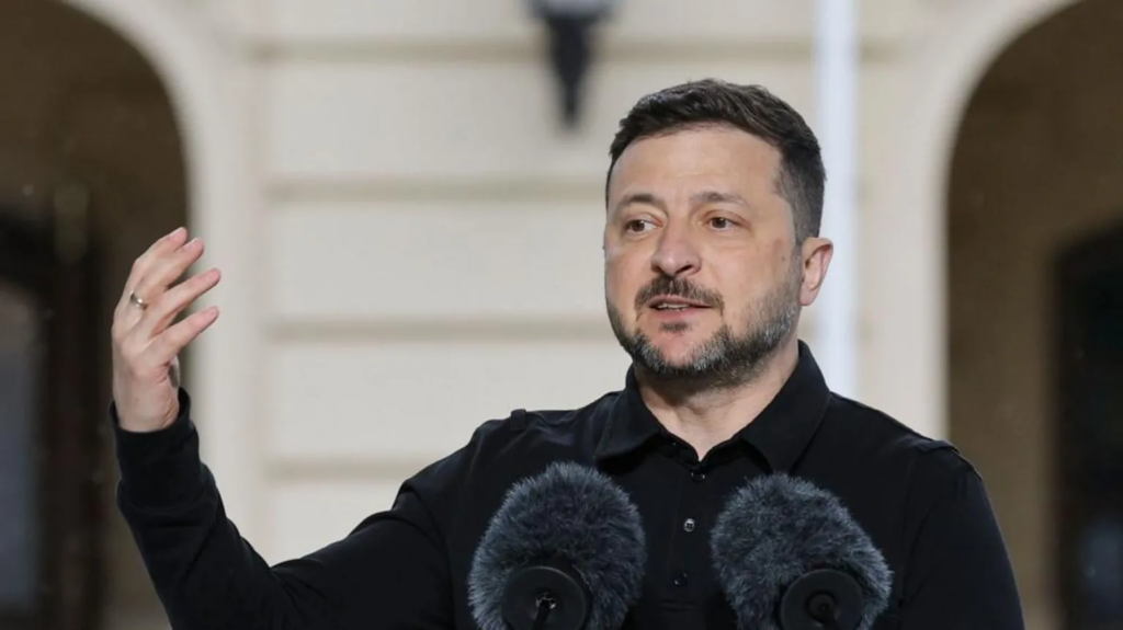 Zelensky arrives in UK for Downing Street talks with Europea