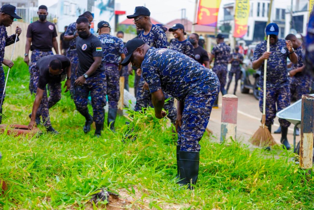 Photos: IGP, Police officers join nationwide clean-up exercise to promote sanitation
