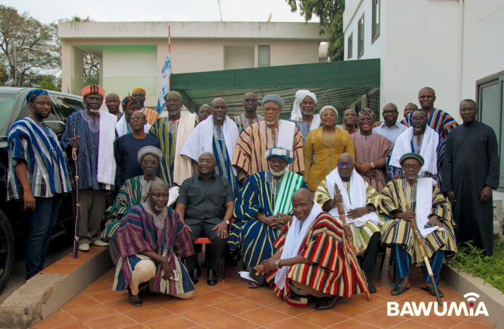 Bawumia pays tribute to late Ya-Na, receives Dagbon chiefs