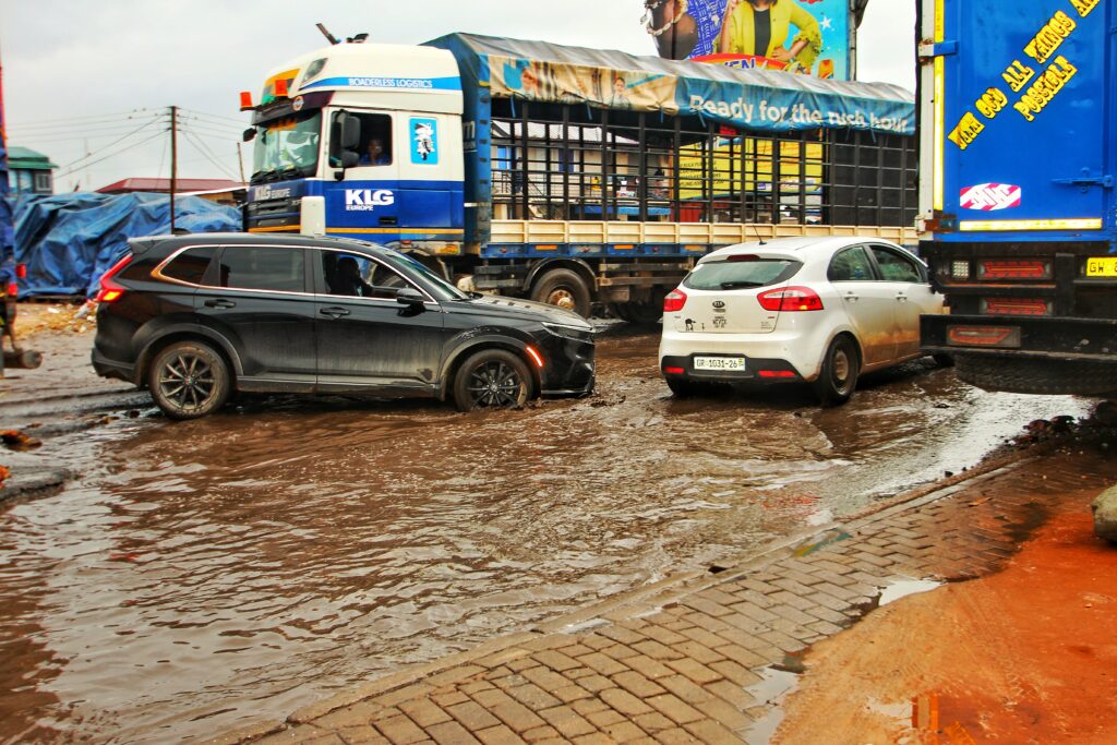 Heavy rains leave Avenor roads in...